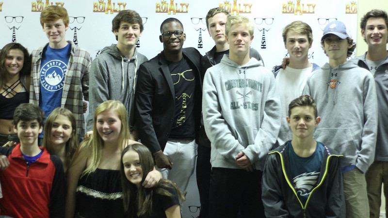 LeRoi poses with students at his “RoiAlty” concert. The show was LeRoi’s thank you to the T/E community that lifted him up through hard times. Proceeds were donated to sarcoma research in honor of his pal, Mark Herzlich, who famously beat sarcoma and now plays pro football. 